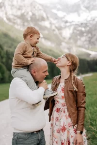 Družinsko fotografiranje na prostem